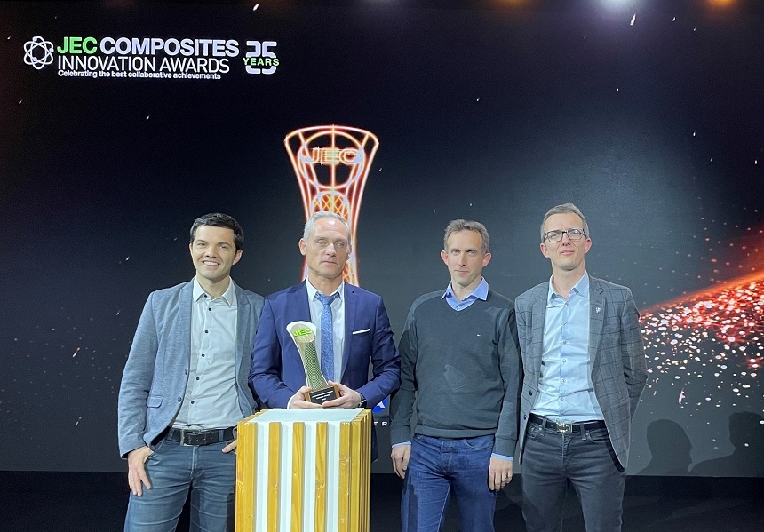 Sébastien Maugis (Loiretech), Christophe Cornu (Cetim), Matthieu Milot (Sonaca) et Clément Callens (Cetim) lors de la remise des JEC Composites Innovation Award 2023