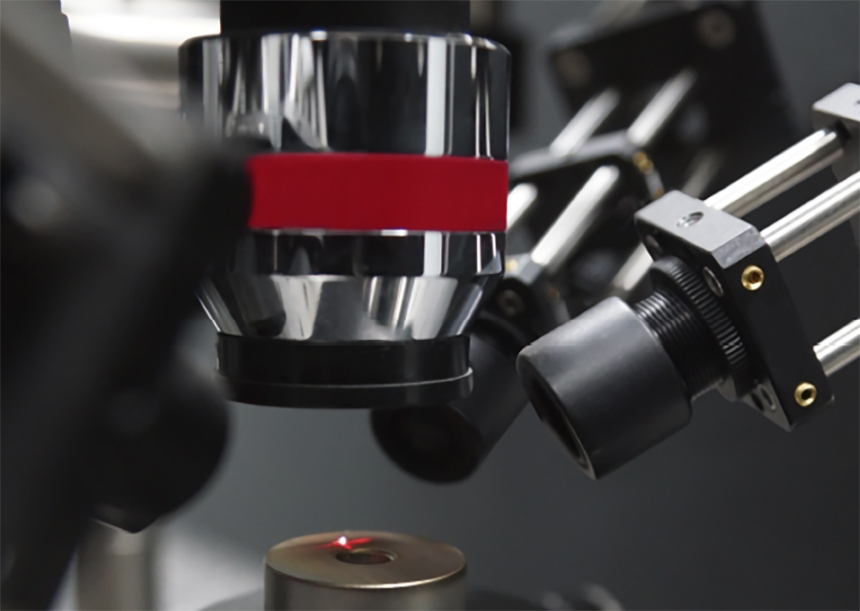 La spectrométrie sur plasma induit par laser ou technologie LIBS (pour Laser-Induced Breakdown Spectroscopy) est un outil utile et très efficace pour le contrôle industriel en ligne, de la matière première aux produits finis.