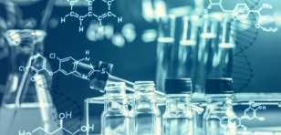 Eprouvettes et flacons de laboratoire contenant un liquide chimique, substance, recherche scientifique