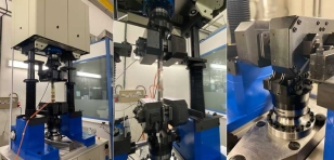 Vibrophore de grande capacité 550 kN sollicitant vos éprouvettes (maximum : 850mm) à des fréquences jusqu’à 150 Hz permettant de réduire la durée globale des essais.