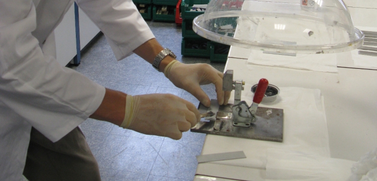 Choix de colles pour des assemblages multi-matériaux