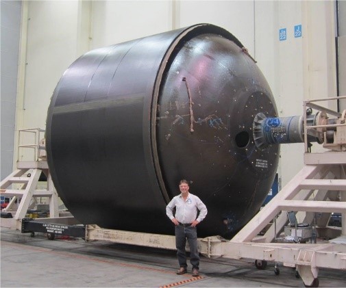 Démonstrateur de réservoir cryogénique en composite développé par Boeing et la NASA. Source : www.compositesworld.com, article « NASA/Boeing composite launch vehicle fuel tank scores firsts” publié le 28/01/2016